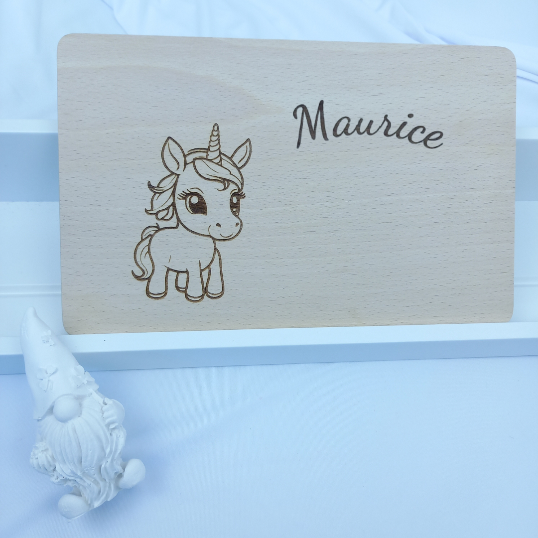 Frühstücksbrettchen / Vesperbrettchen mit Wunschname  Motiv " Einhorn"/ Geschenk/ Kindergeburtstag